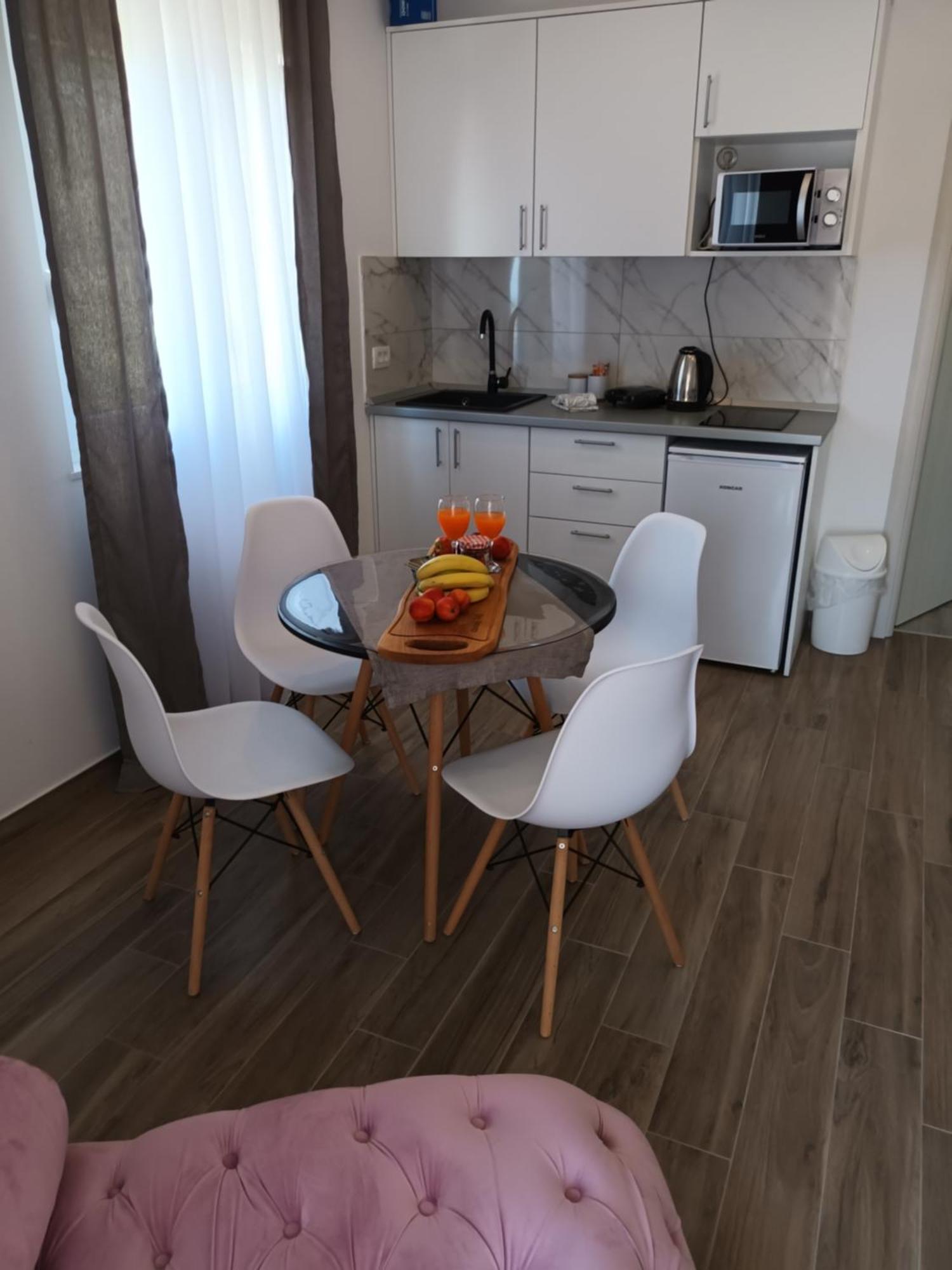 Apartmani Tolj Makarska Zewnętrze zdjęcie